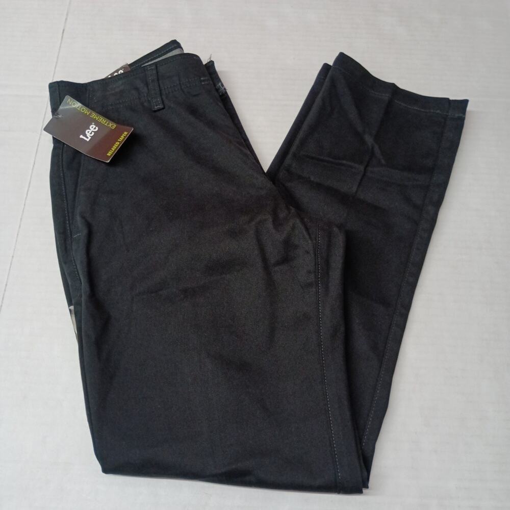 Lee Men's 30x30 Straight Fit Tapered Leg Black Chino Pants